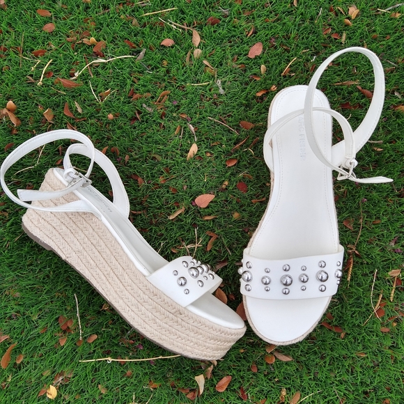 Marc Fisher Platform Espadrille Sandals in White - Picture 7 of 14